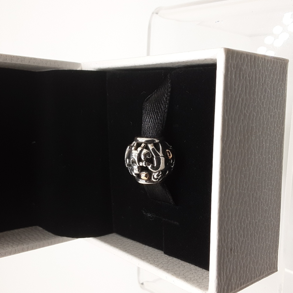 Authentic Pandora Family Forever Charm - Excellent Used Condition